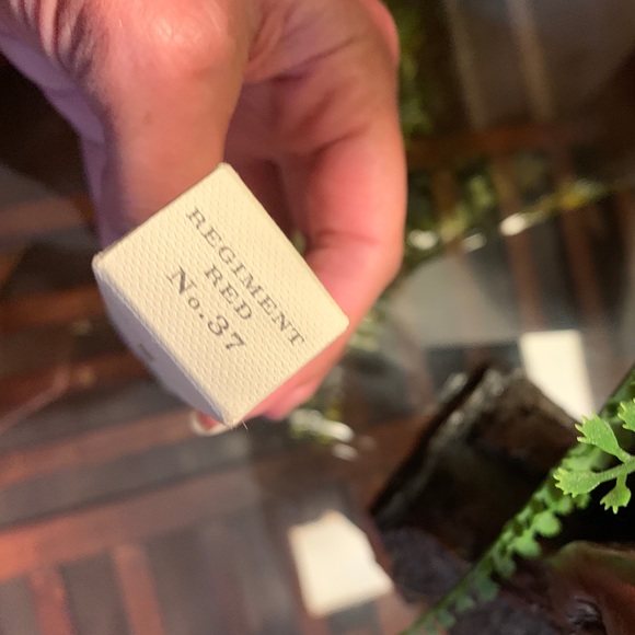 Authentic BURBERRY 6ml regiment red kisses gloss💋 - Picture 5 of 7